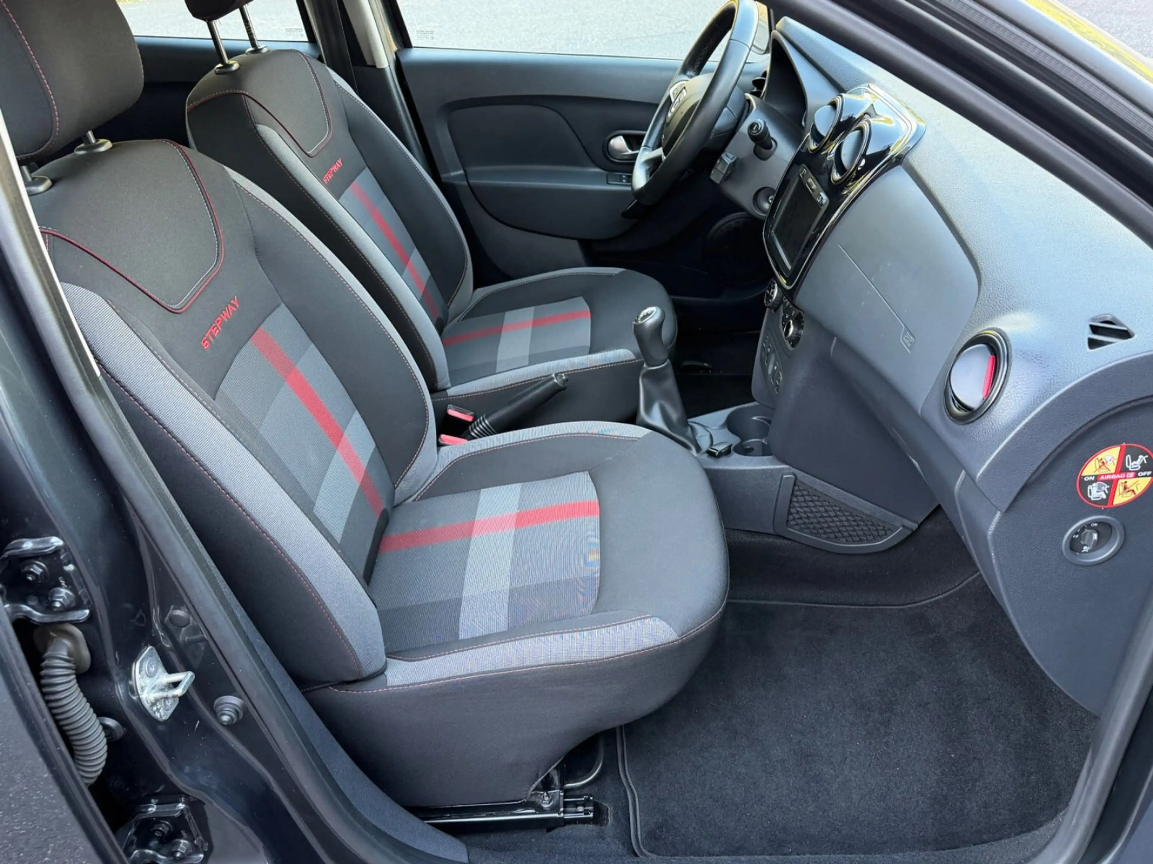 Dacia Logan MCV TCe 90 Stepway Navi Kamera PDC Klima — photo 5