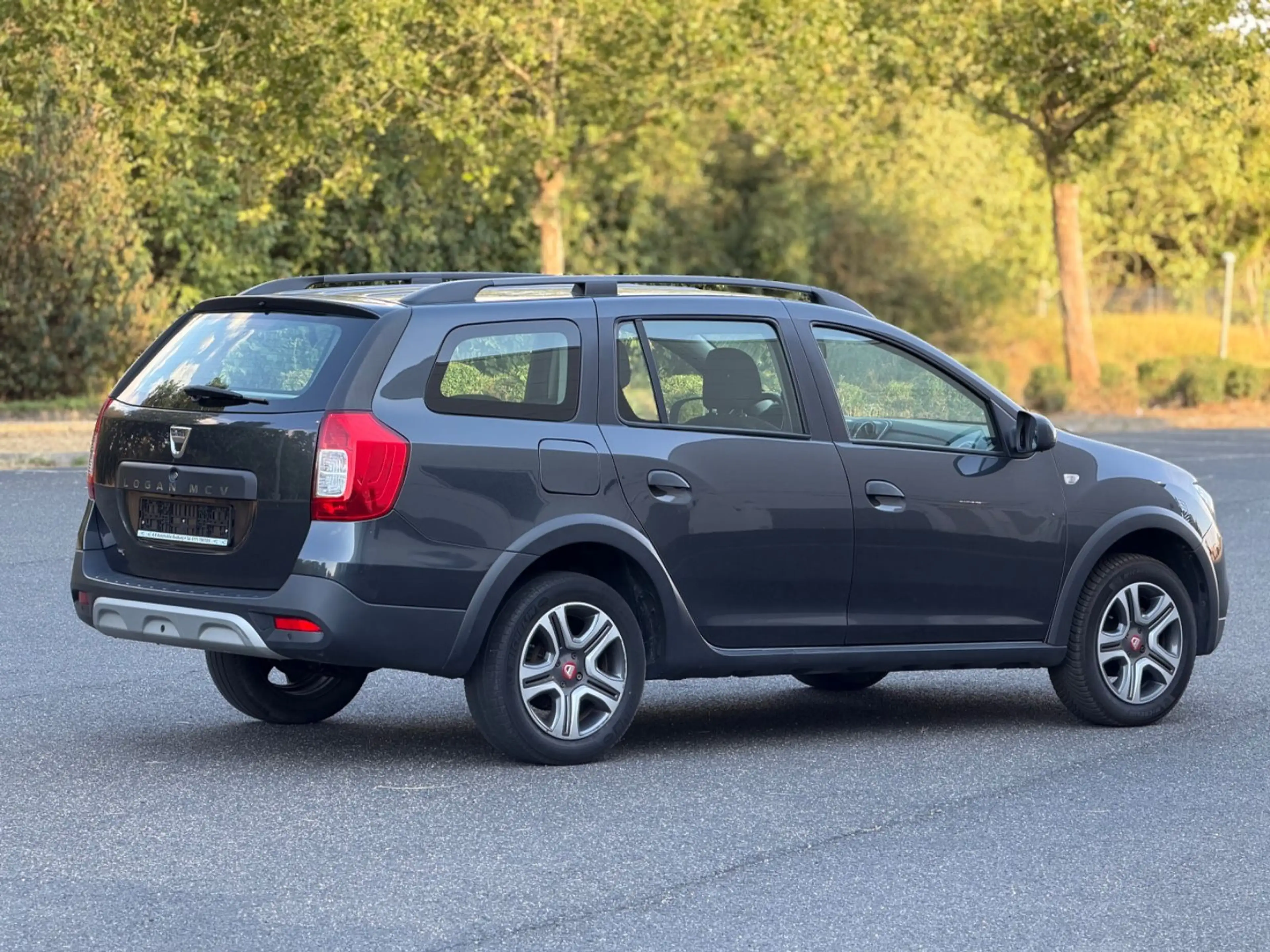 Dacia Logan MCV TCe 90 Stepway Navi Kamera PDC Klima — photo 3