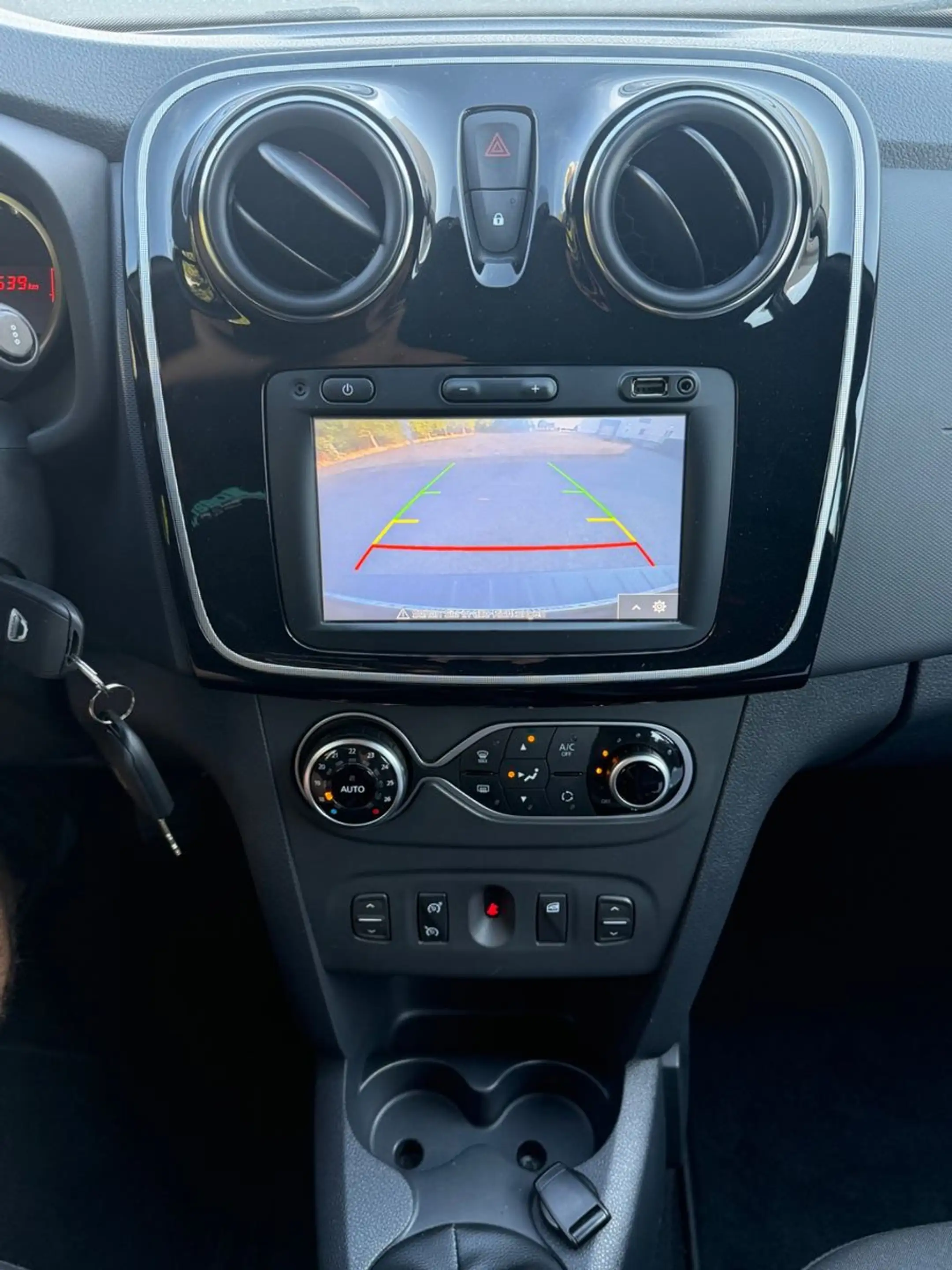 Dacia Logan MCV TCe 90 Stepway Navi Kamera PDC Klima — photo 14