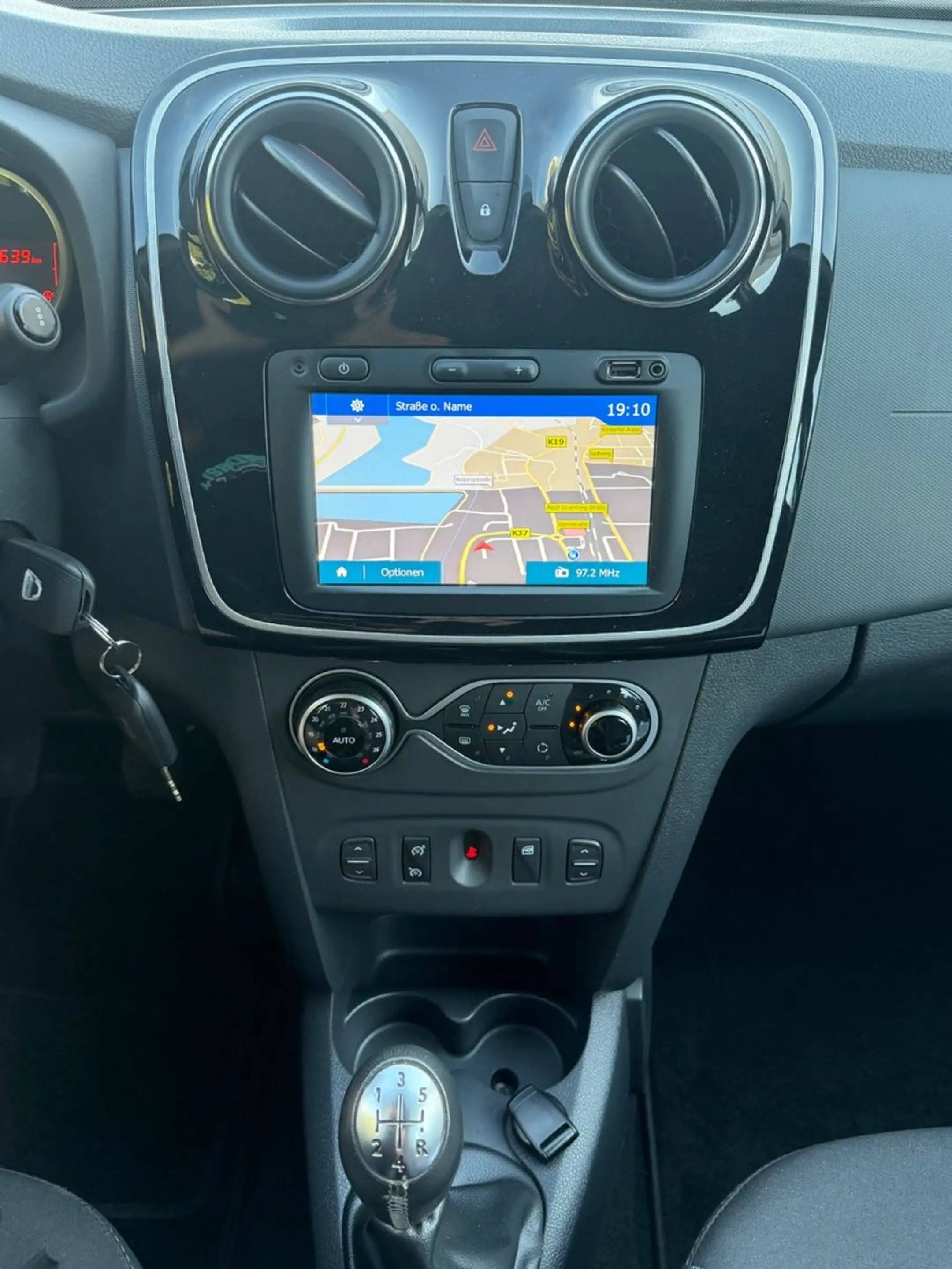 Dacia Logan MCV TCe 90 Stepway Navi Kamera PDC Klima — photo 13