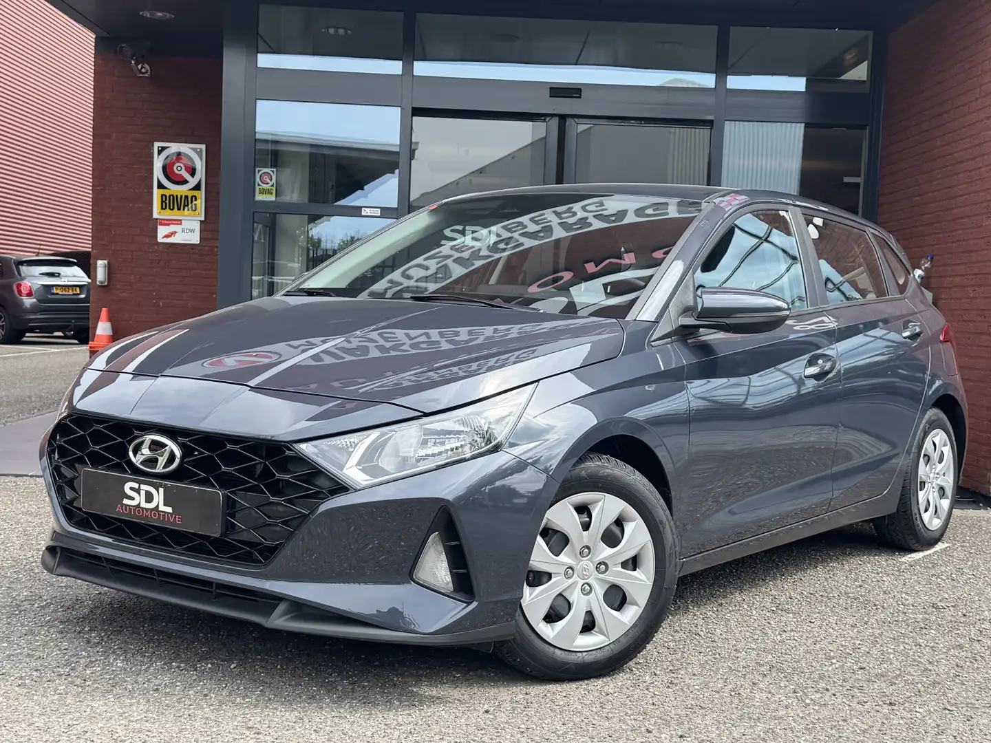 Hyundai i20 1.0 T-GDI Comfort // APPLE CARPLAY / ANDROID AUTO Grigio - 2
