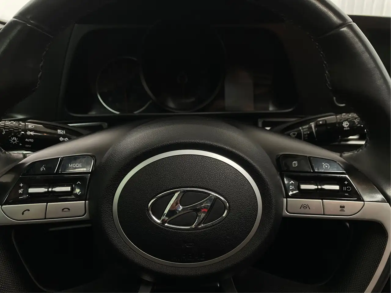 Hyundai ELANTRA снимка Hyundai ELANTRA