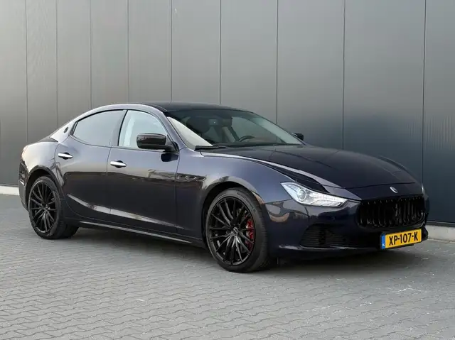 Maserati Ghibli view 10