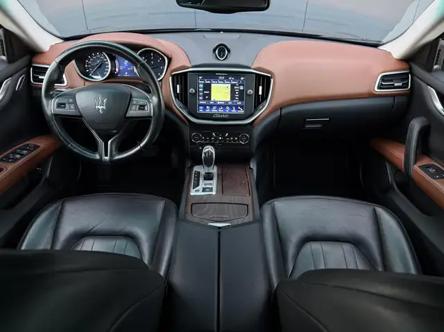 Maserati Ghibli view 15