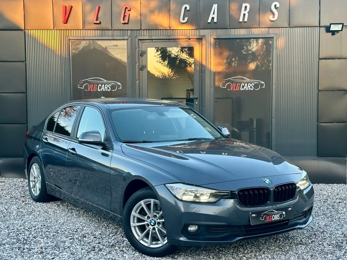 BMW 316 316 d Facelift ! Euro 6b ! 102gr cO2 ! Garantie !! Grau - 1