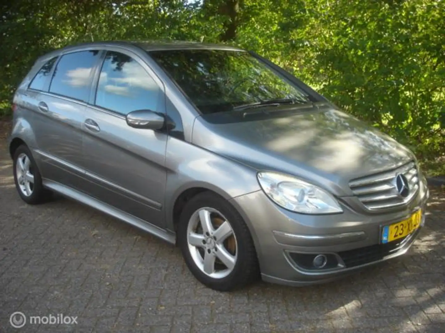 Mercedes-Benz B 200 CDI Grau - 1