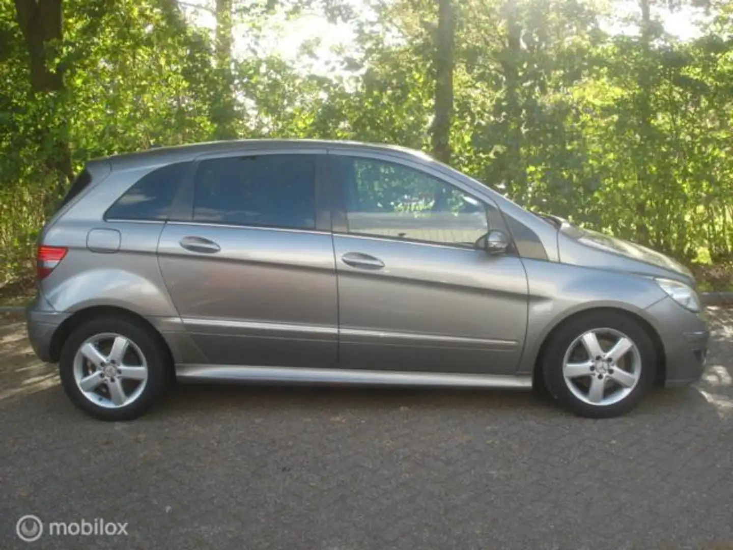 Mercedes-Benz B 200 CDI Grau - 2