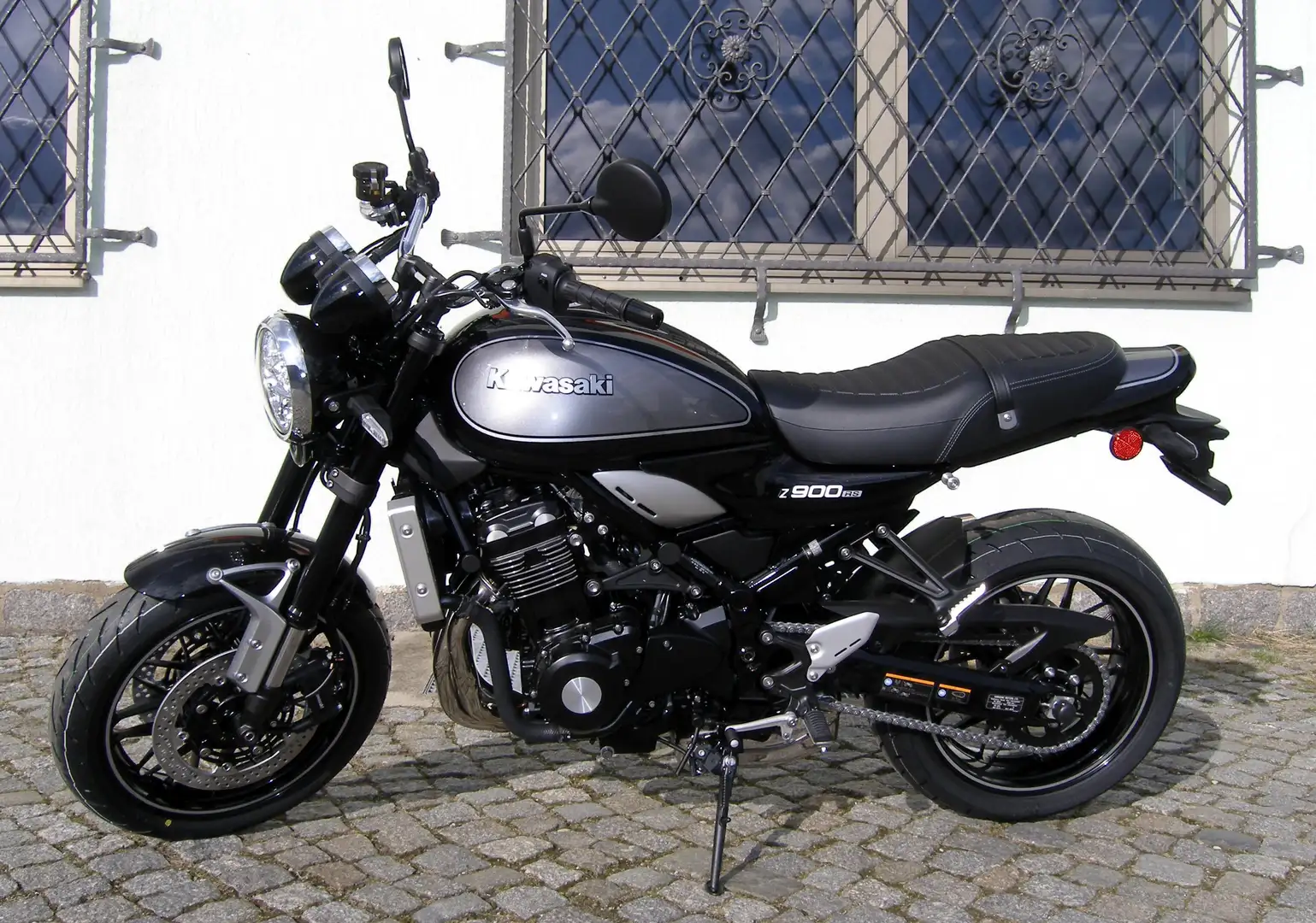 Kawasaki Z900RS Zwart - 2