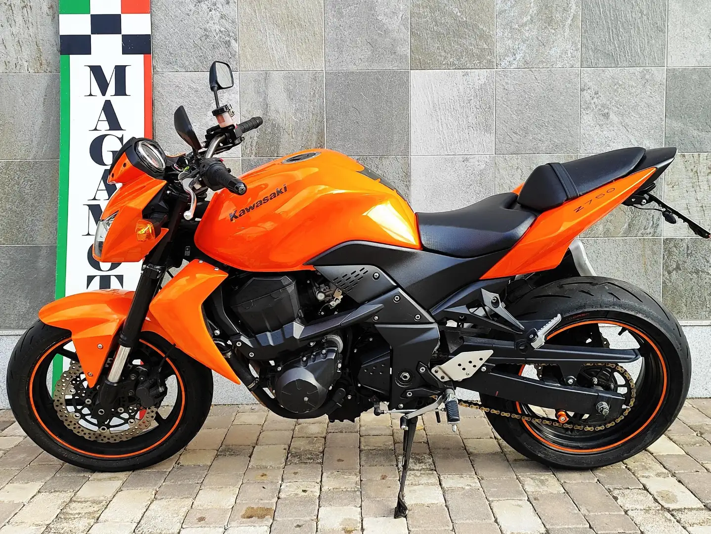 Kawasaki Z 750 Arancione - 2