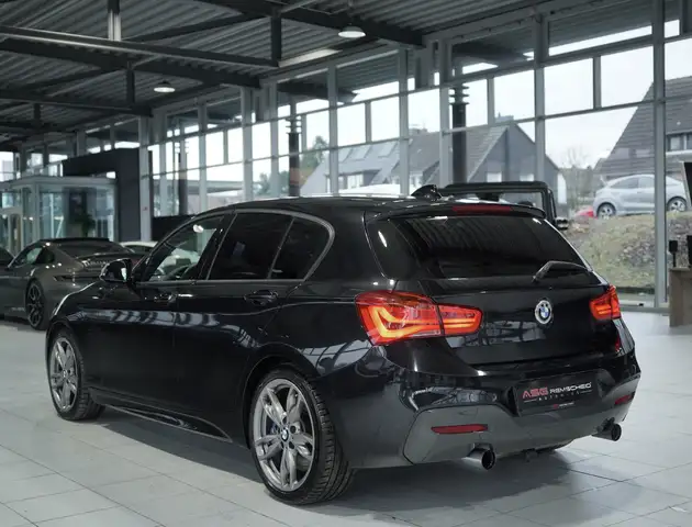 BMW 1 Series view 9