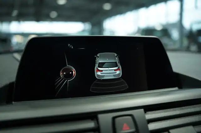 BMW 1 Series view 13