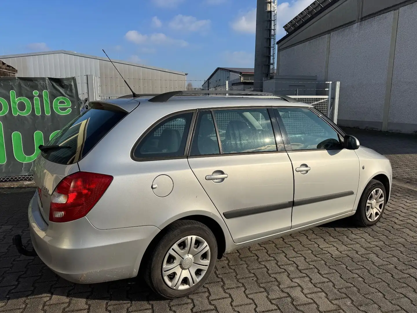 Skoda Fabia Combi 1.2 Ambiente°AHK°KLIMA°2.HAND Silber - 1