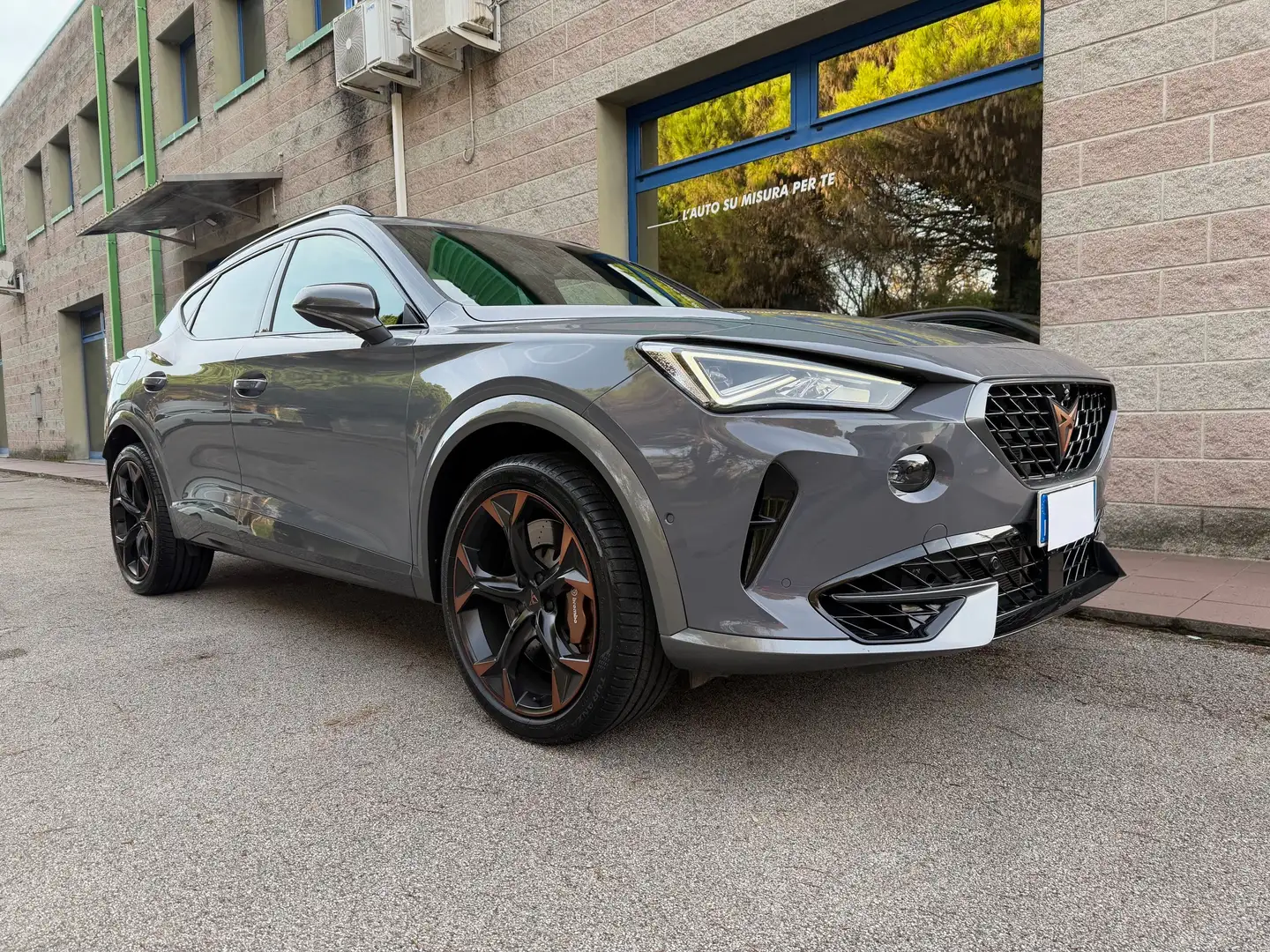 CUPRA Formentor VZ5 2.0 TSI VZ 4DRIVE 310CV DSG UNIPROPR. CERCHI 19" Grigio - 1