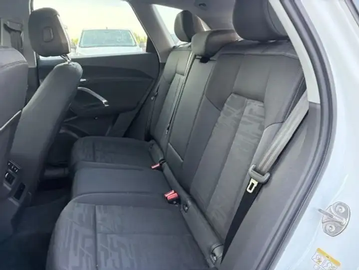 Audi Q5 2025, foto 8