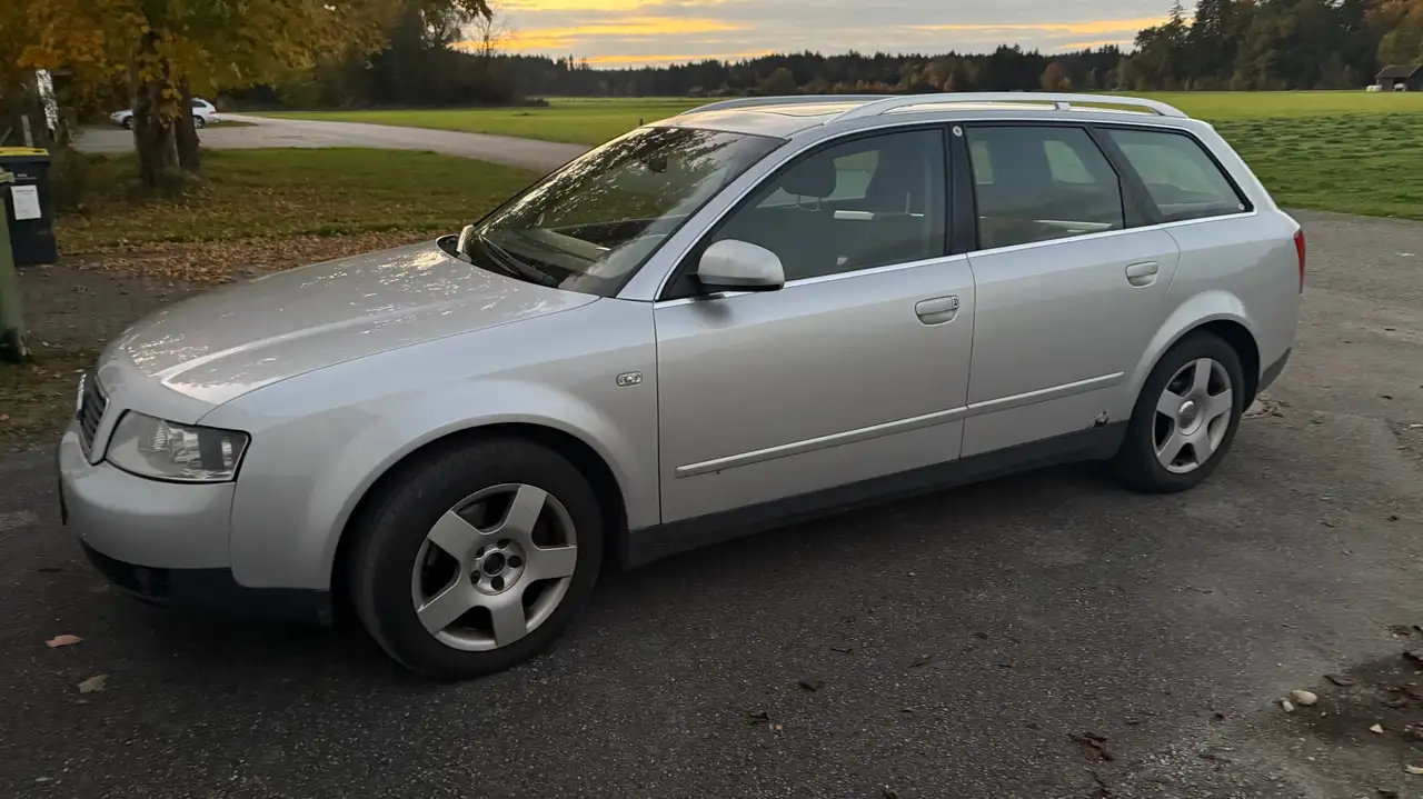 Audi A4 Avant 2.5 TDI, foto 1