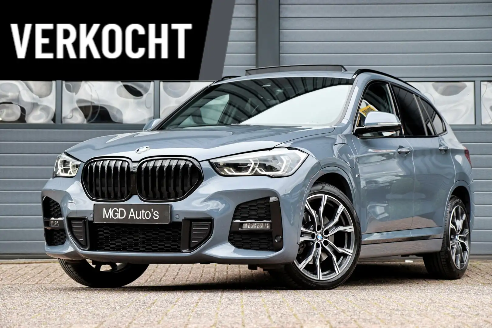 BMW X1 xDrive25e M-Sport M-Pakket /LED/PANODAK/LEDER/HUD/ Grau - 1