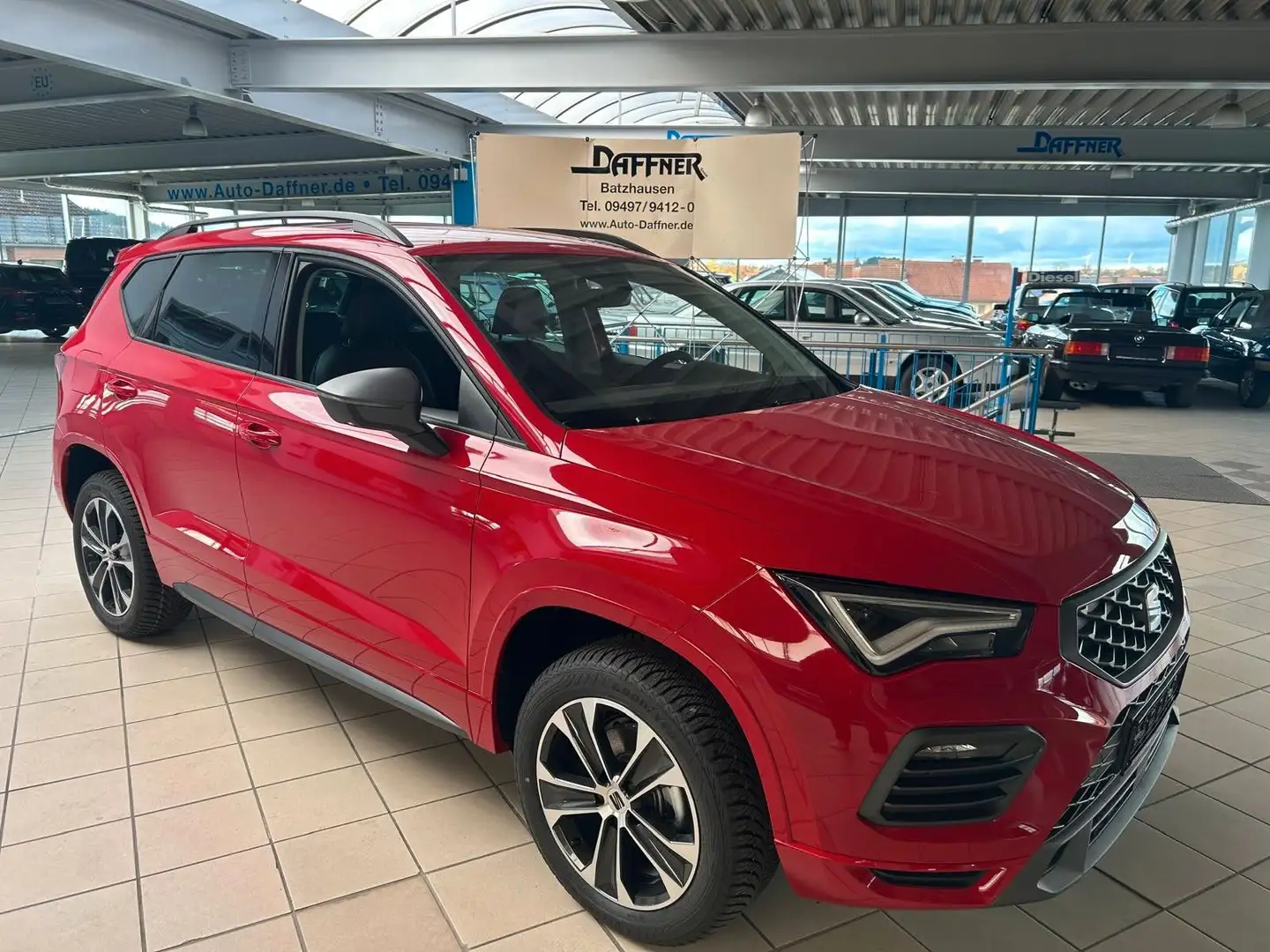 SEAT Ateca 1.5 TSI ACT 110kW FR DSG/SZHZG/KAMERA Rojo - 2