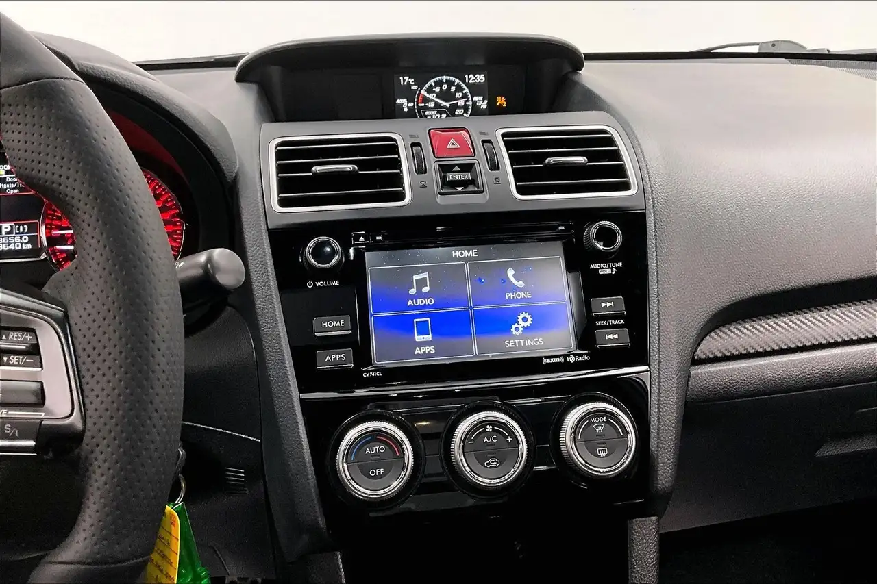 Subaru WRX снимка Subaru WRX