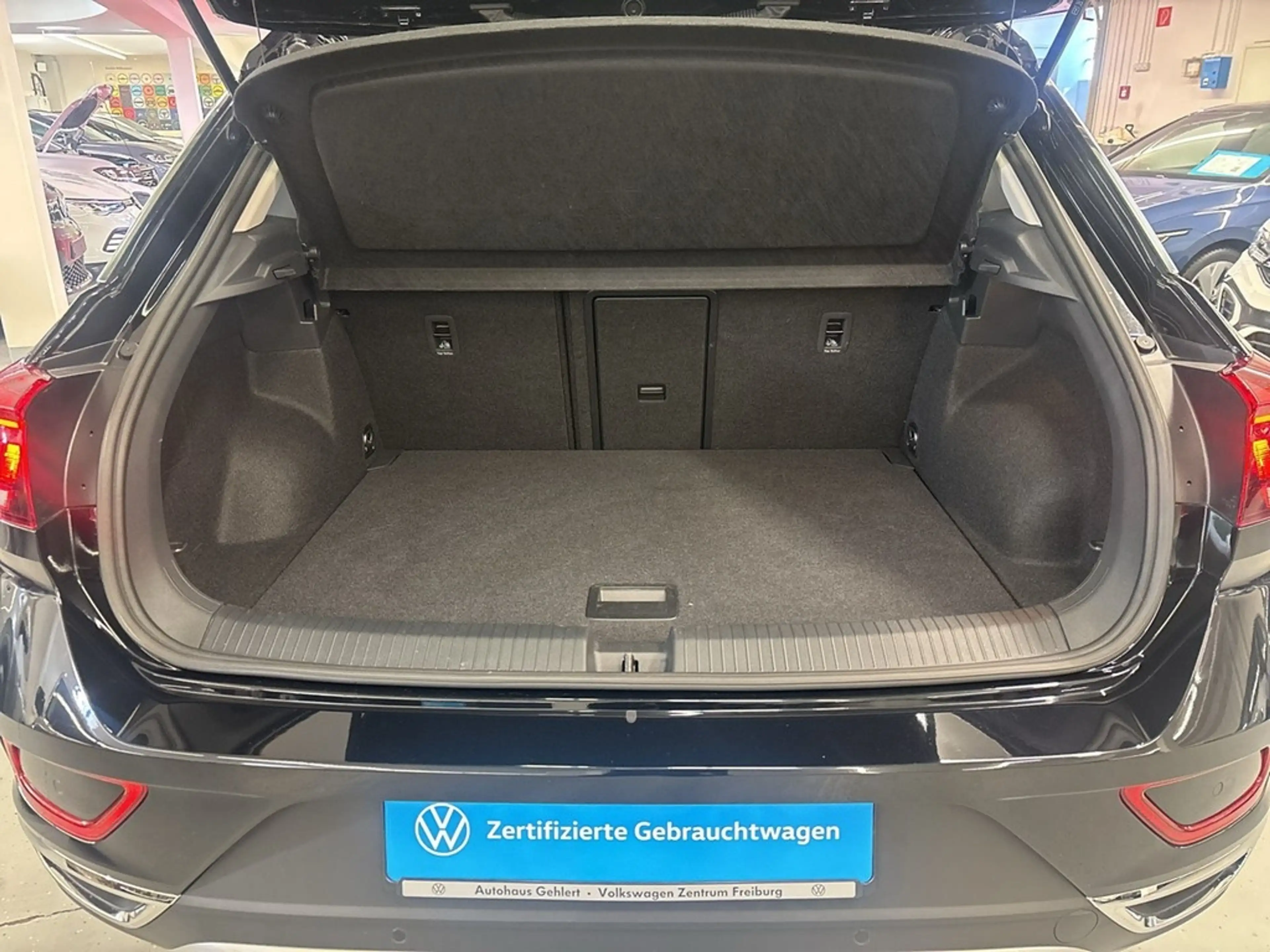 Volkswagen T-Roc Style 1.5 TSI DSG Navi LED ACC Rückfahrkamera — photo 10