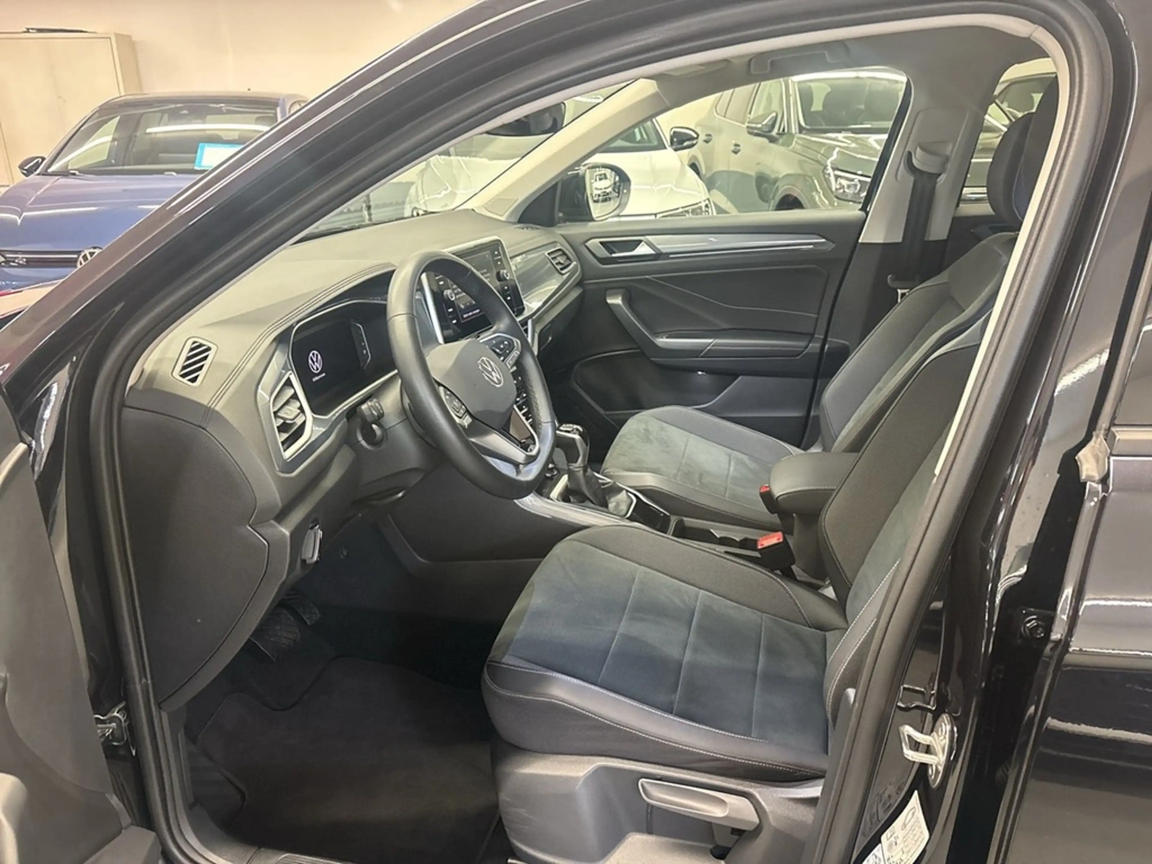 Volkswagen T-Roc Style 1.5 TSI DSG Navi LED ACC Rückfahrkamera — photo 5