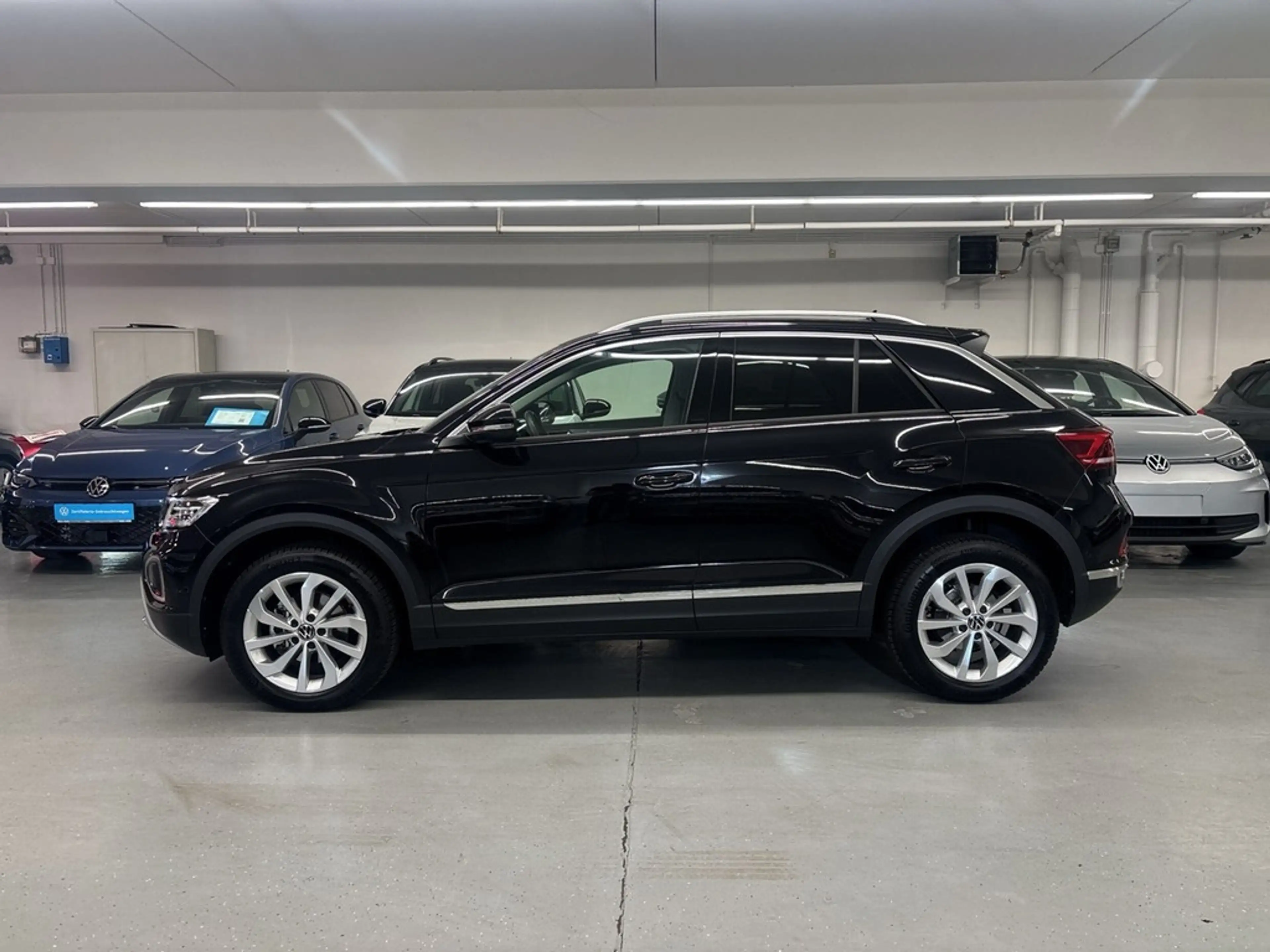 Volkswagen T-Roc Style 1.5 TSI DSG Navi LED ACC Rückfahrkamera — photo 3