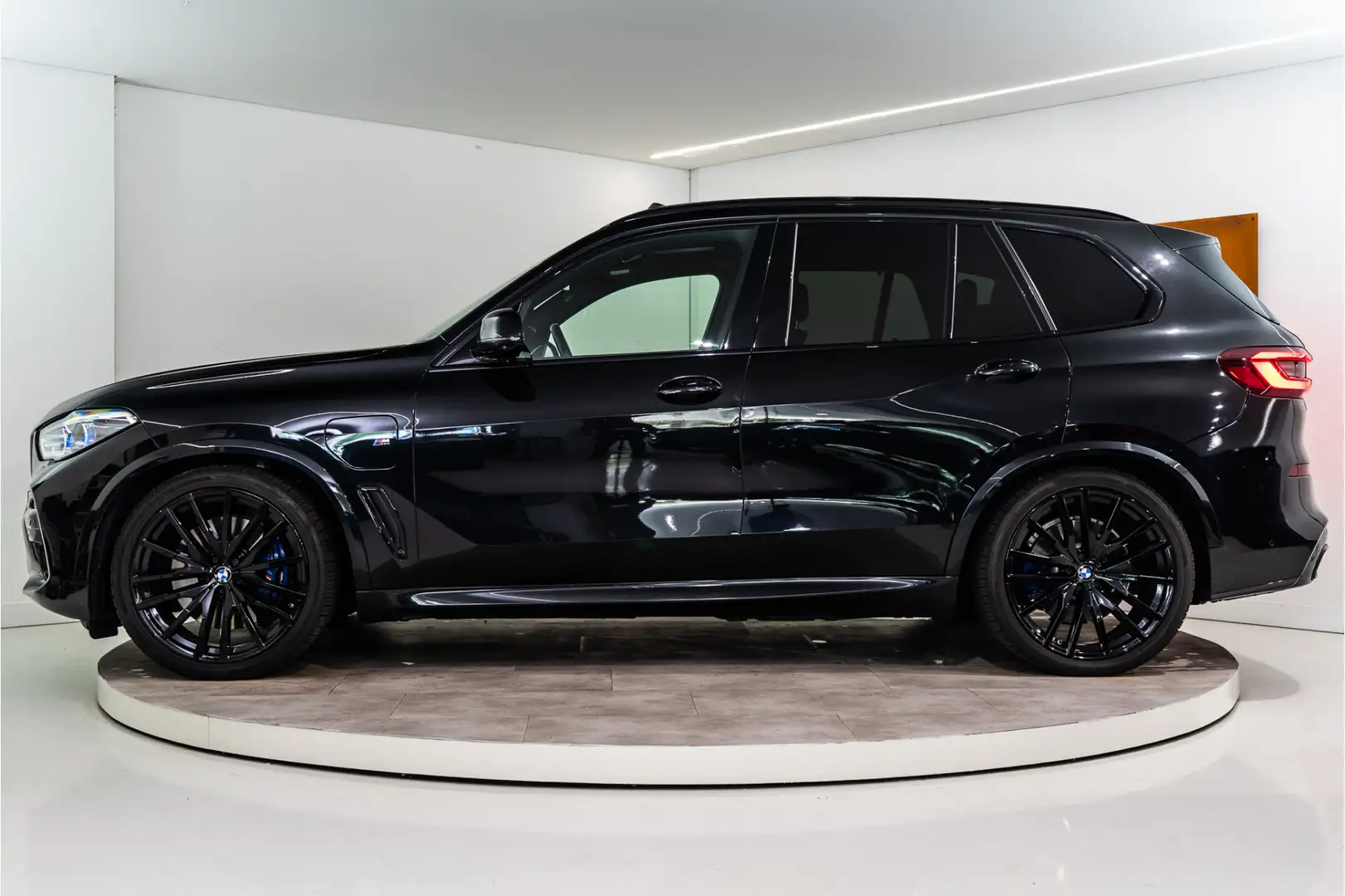 BMW X5 xDrive45e High Executive M-Sport 394PK | NL AUTO | Zwart - 2
