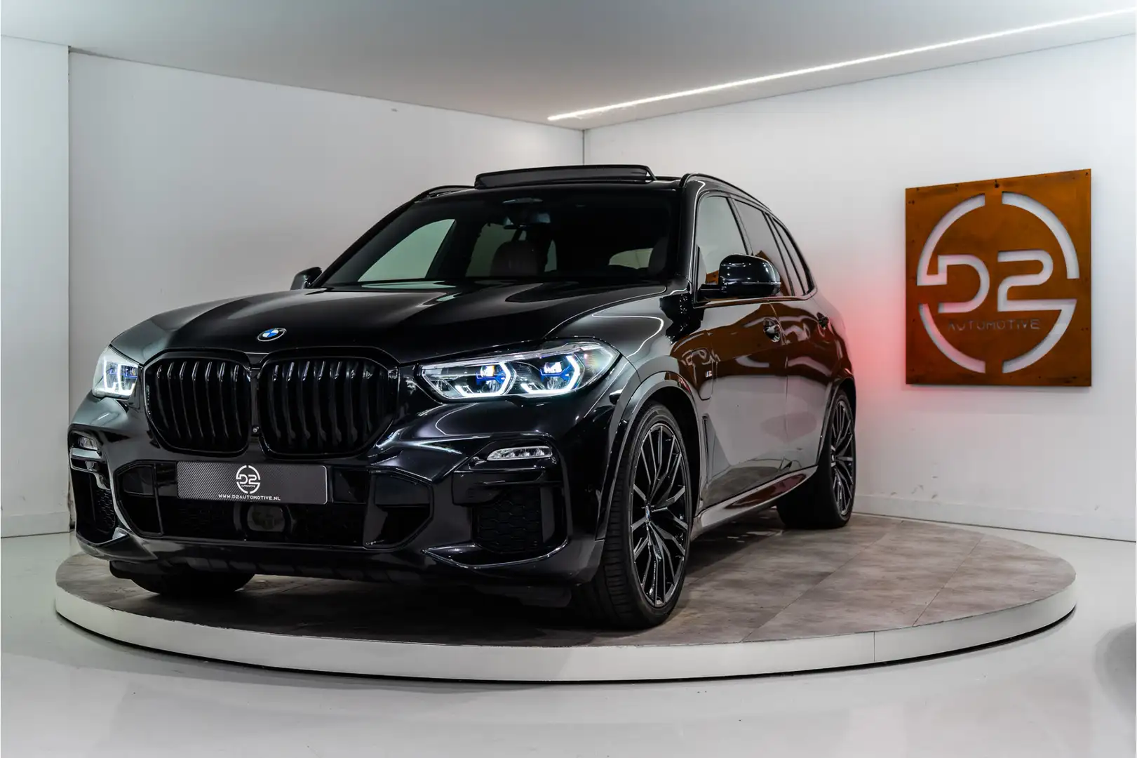 BMW X5 xDrive45e High Executive M-Sport 394PK | NL AUTO | Zwart - 1