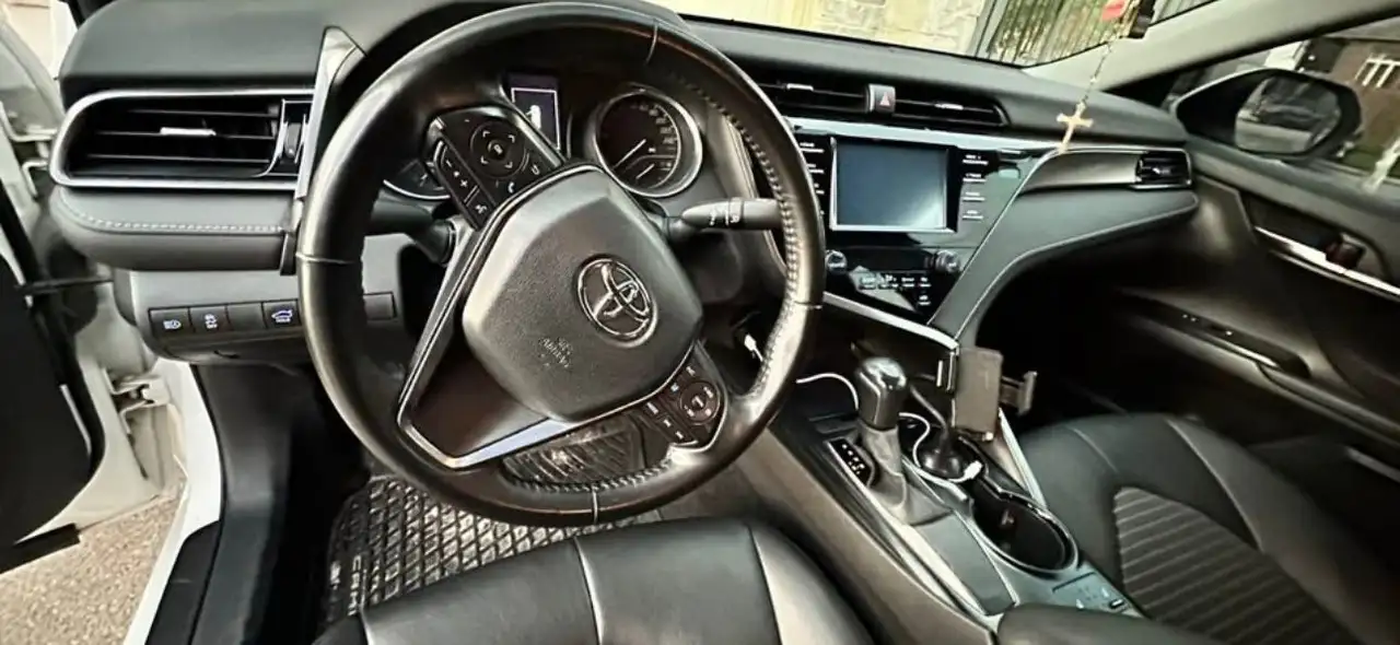 Toyota Camry снимка Toyota Camry