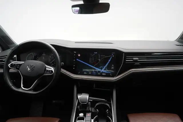 Volkswagen Touareg view 19
