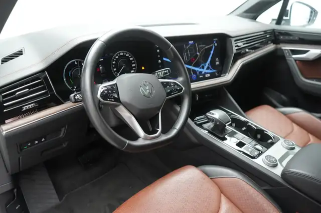 Volkswagen Touareg view 24