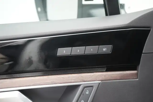 Volkswagen Touareg view 26