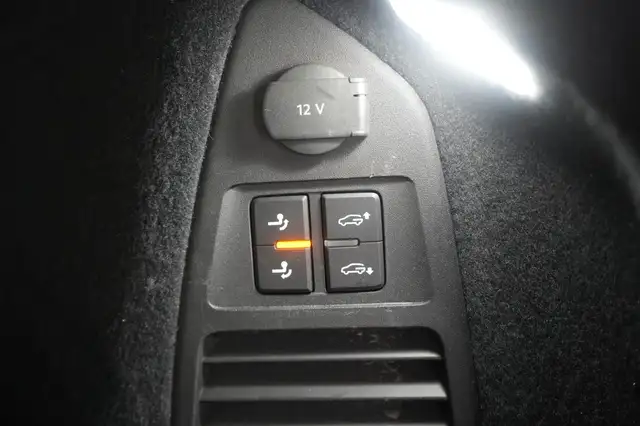 Volkswagen Touareg view 10