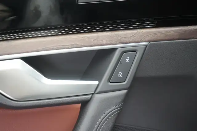 Volkswagen Touareg view 27
