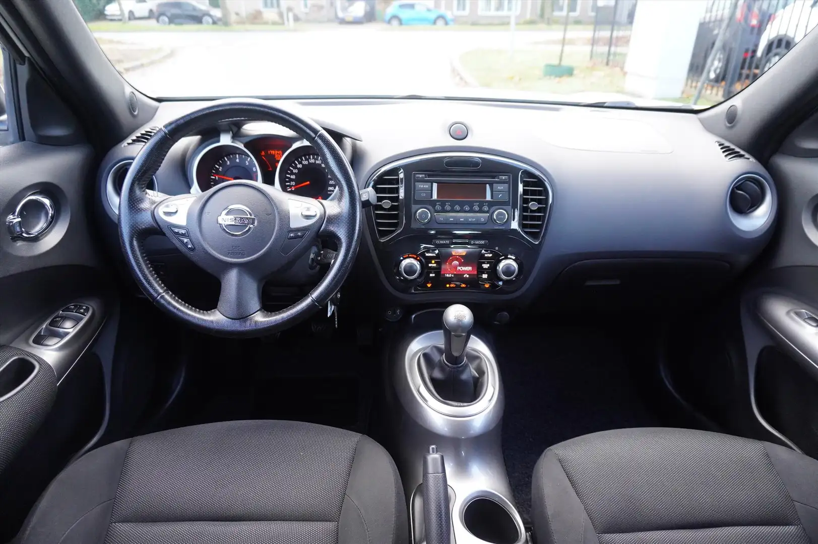 Nissan Juke 1.6 Eco 117pk Connect Edit Clima LM NL-Auto Biały - 2