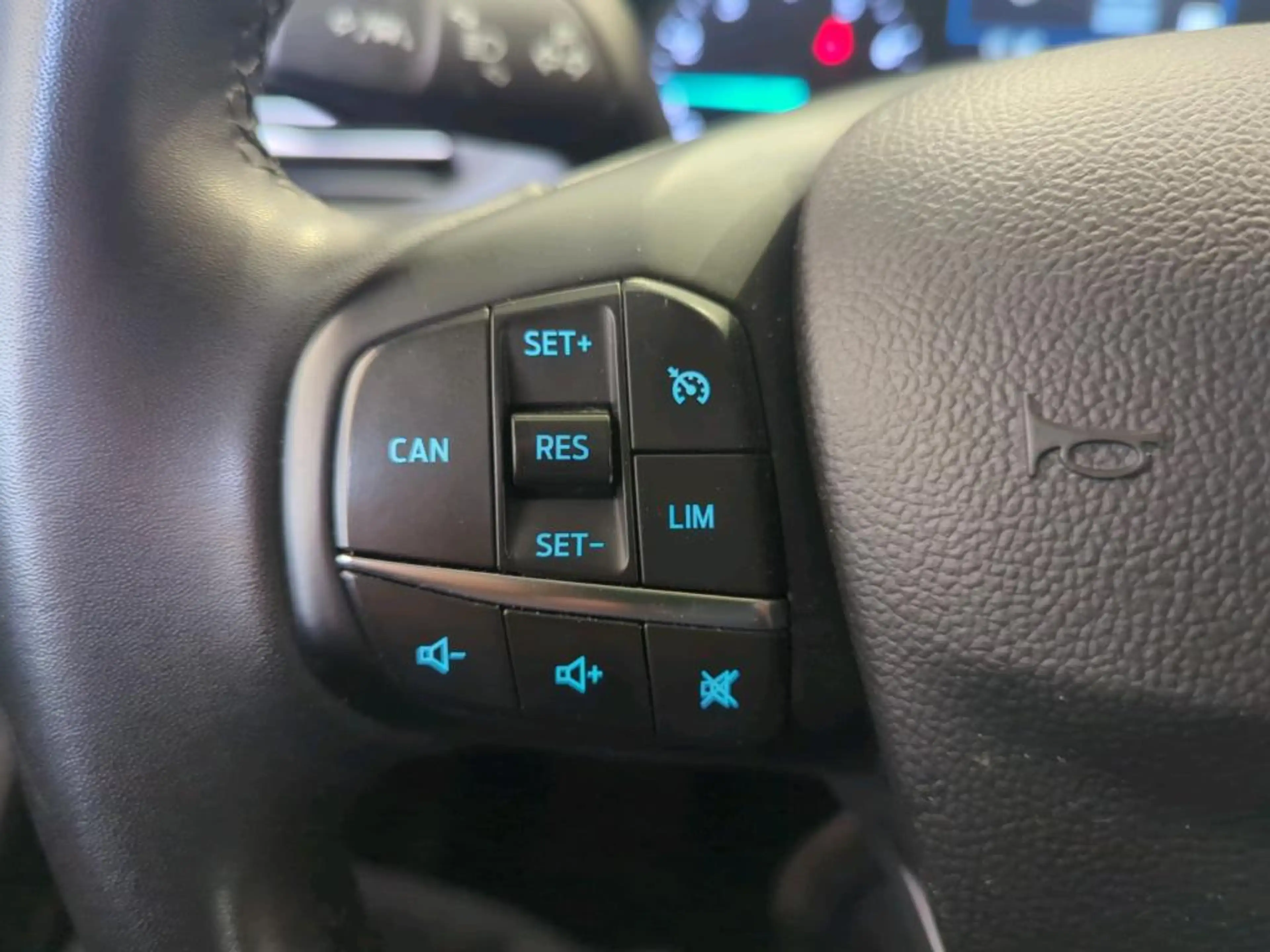Ford Focus Active Turnier * Neues Modell, PDC, LED, Navi, usw.. — photo 10
