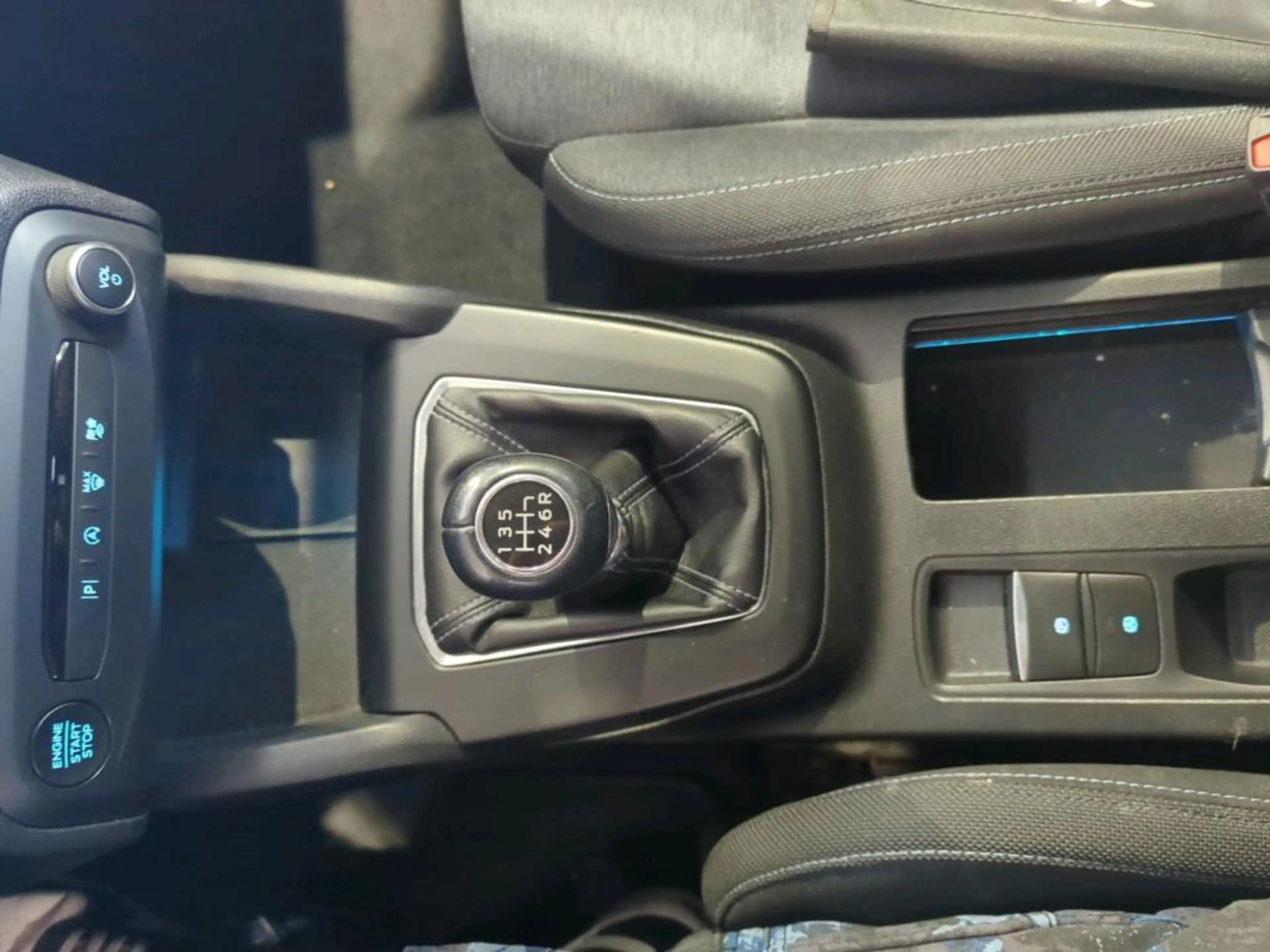 Ford Focus Active Turnier * Neues Modell, PDC, LED, Navi, usw.. — photo 6