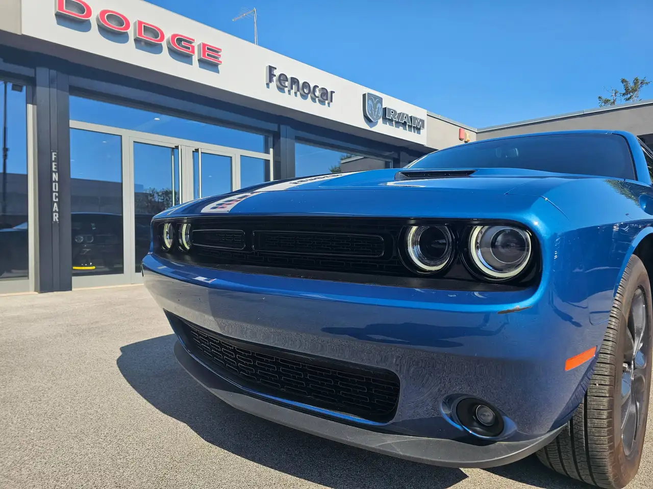 Dodge Challenger 2023 — фото 22