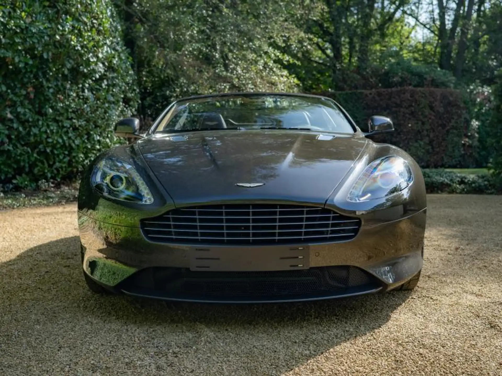 애스턴마틴 DB9 Volante 2017 실버 사진 2