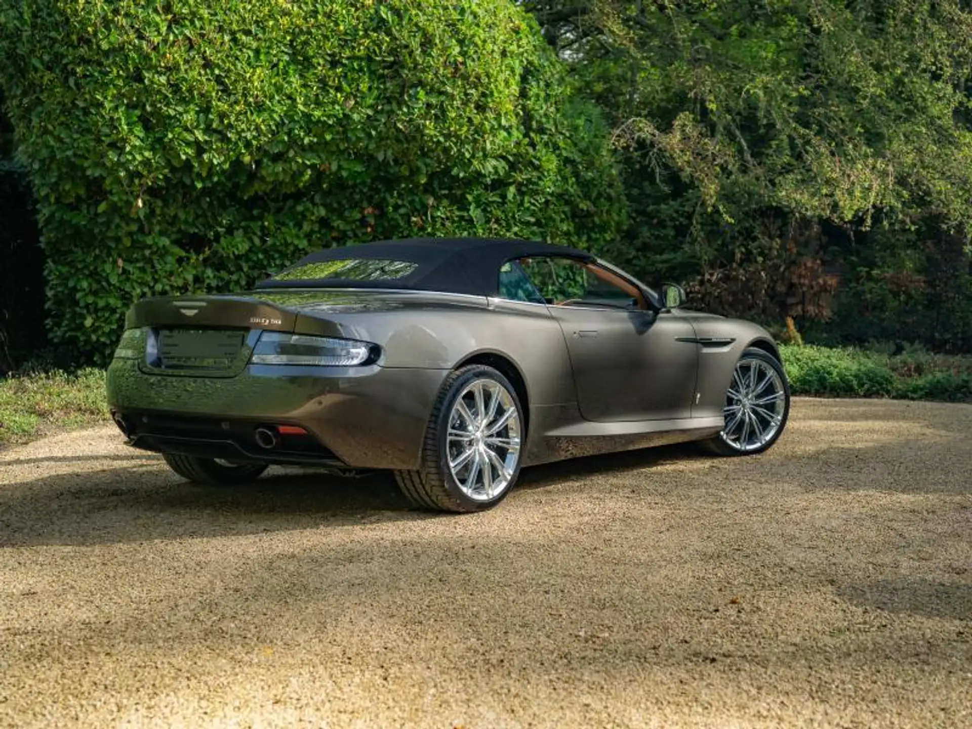 애스턴마틴 DB9 Volante 2017 실버 사진 7