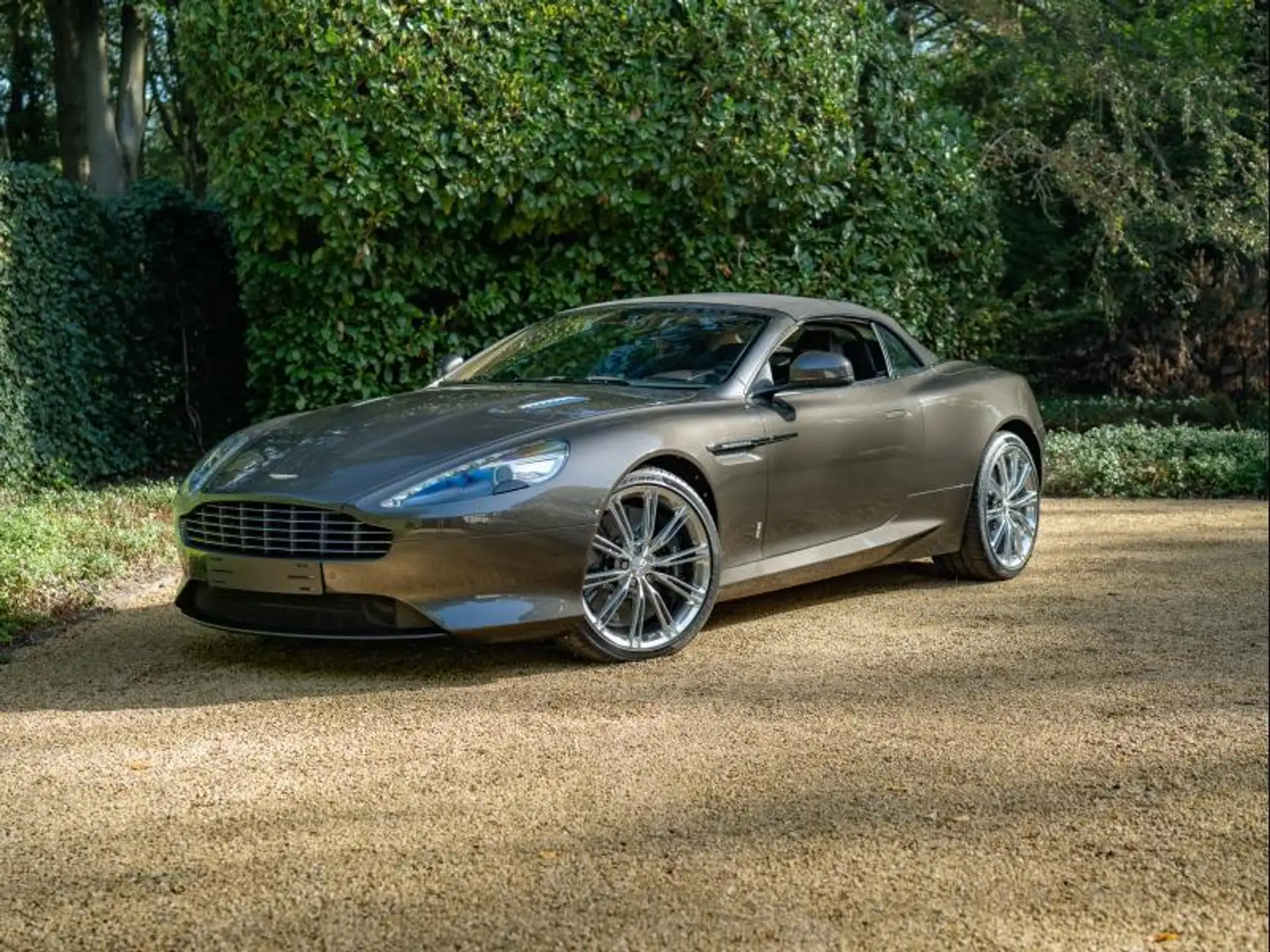 애스턴마틴 DB9 Volante 2017 실버 사진 8