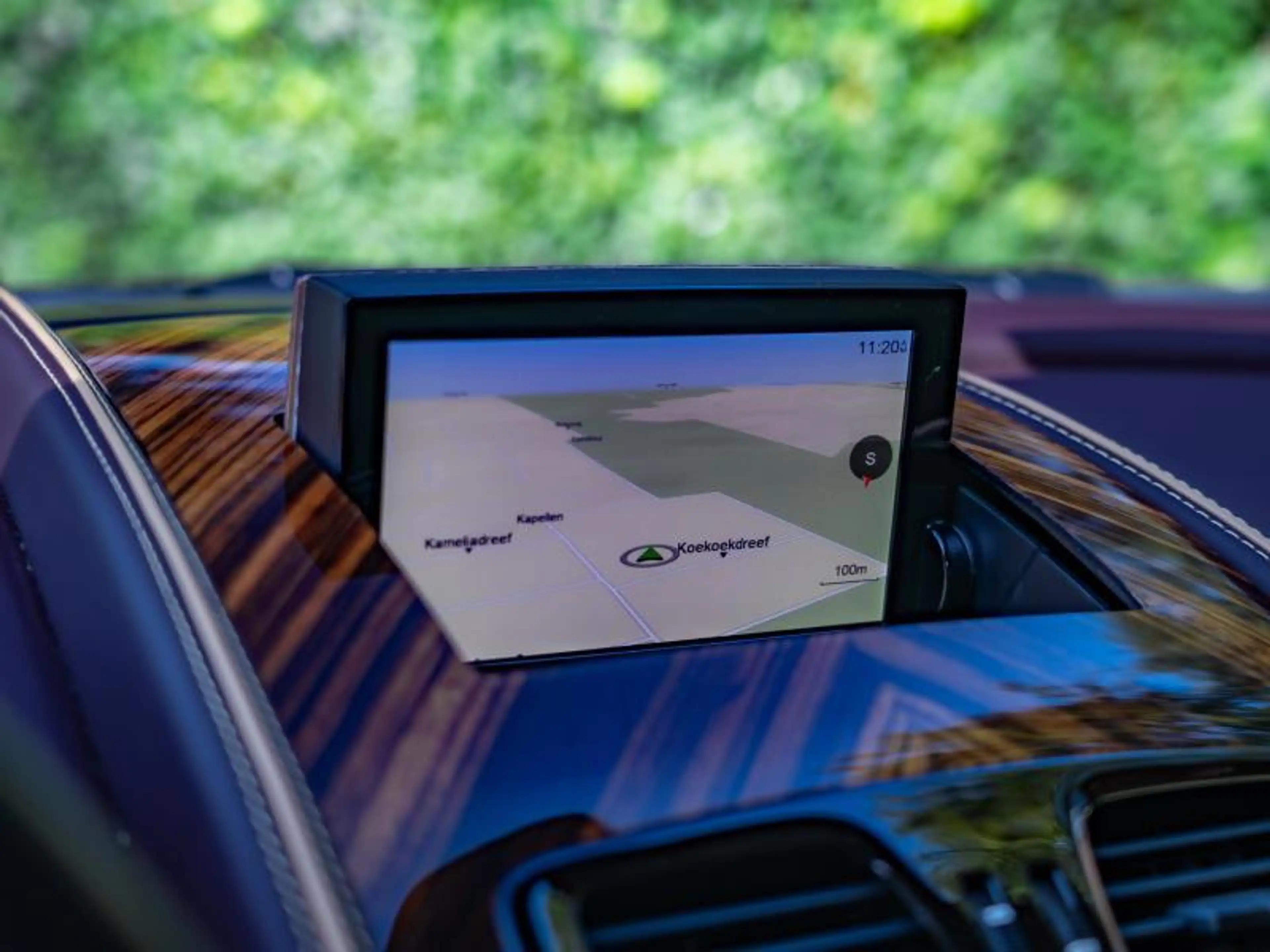 Aston Martin DB9 Volante — photo 11