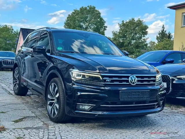 Volkswagen Tiguan view 3
