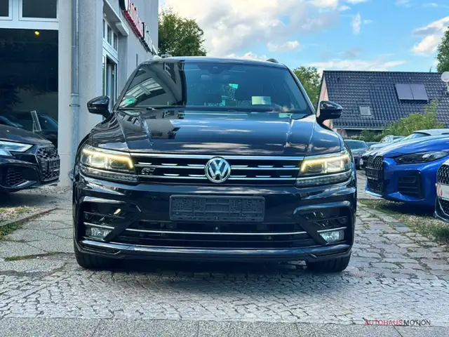 Volkswagen Tiguan view 2