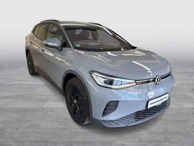 Volkswagen ID.4 view 8
