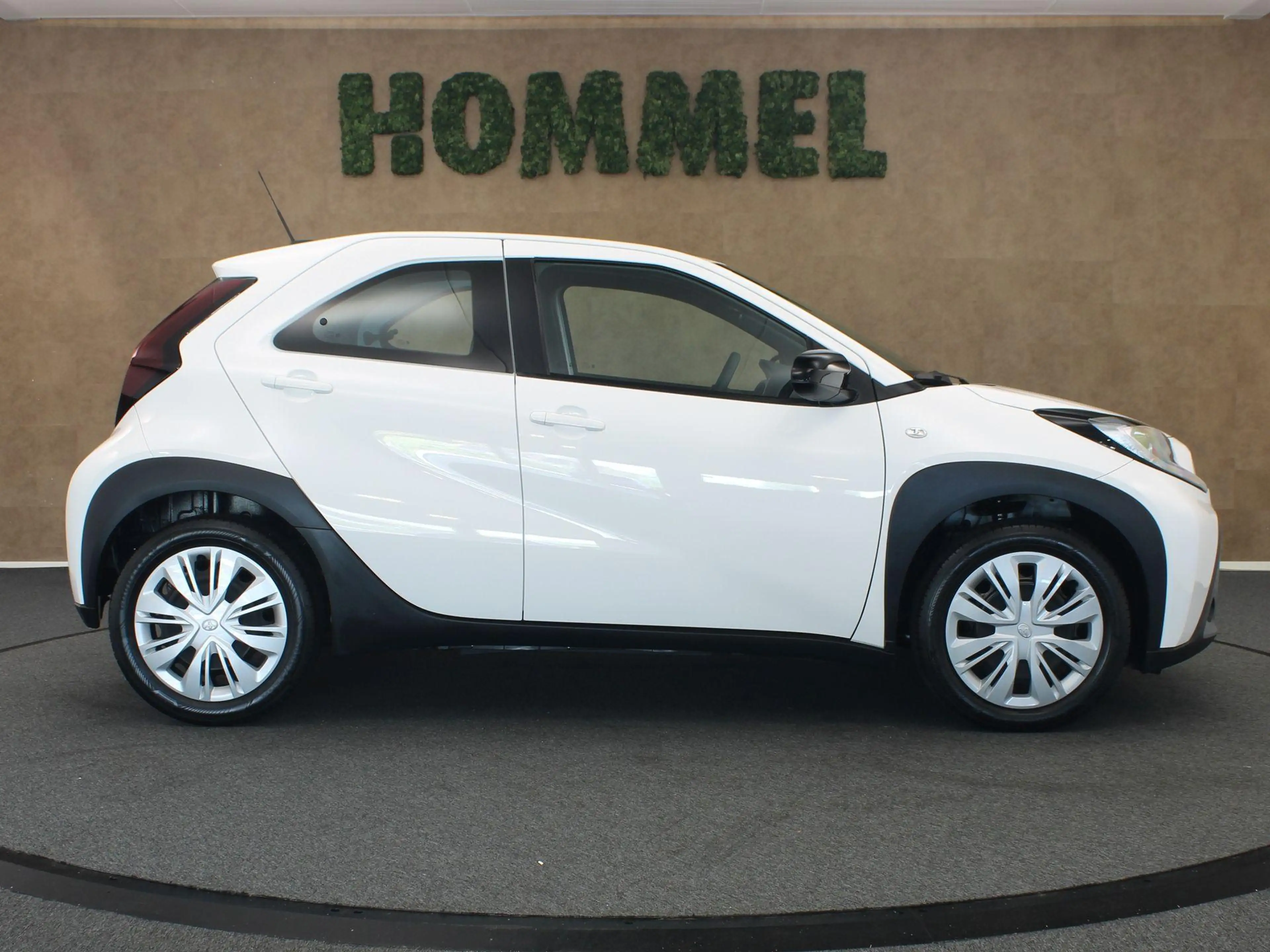 Toyota Aygo X 1.0 VVT-i MT Play - ORIGINEEL NEDERLANDSE AUTO - A — photo 10
