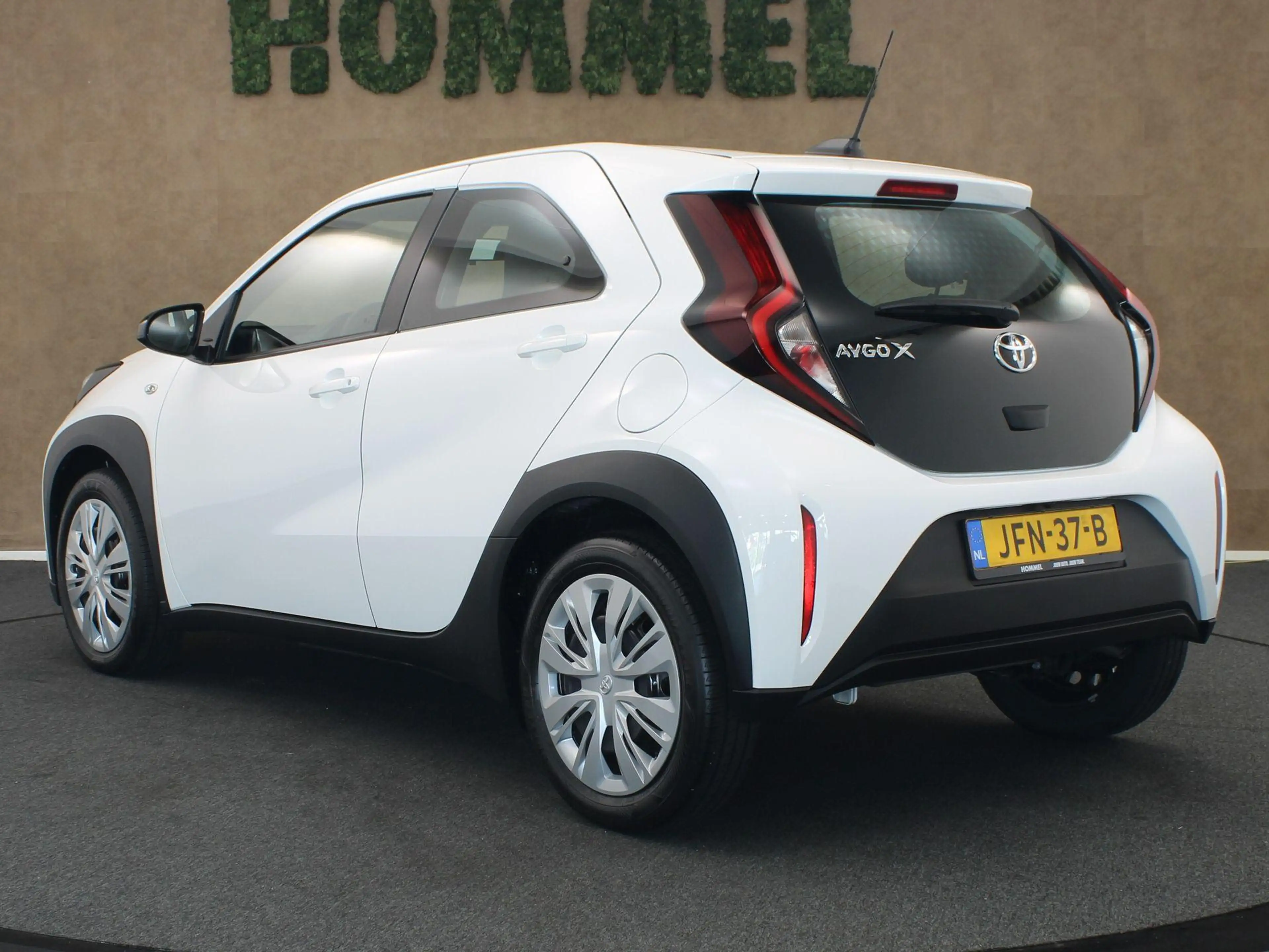 Toyota Aygo X 1.0 VVT-i MT Play - ORIGINEEL NEDERLANDSE AUTO - A — photo 8