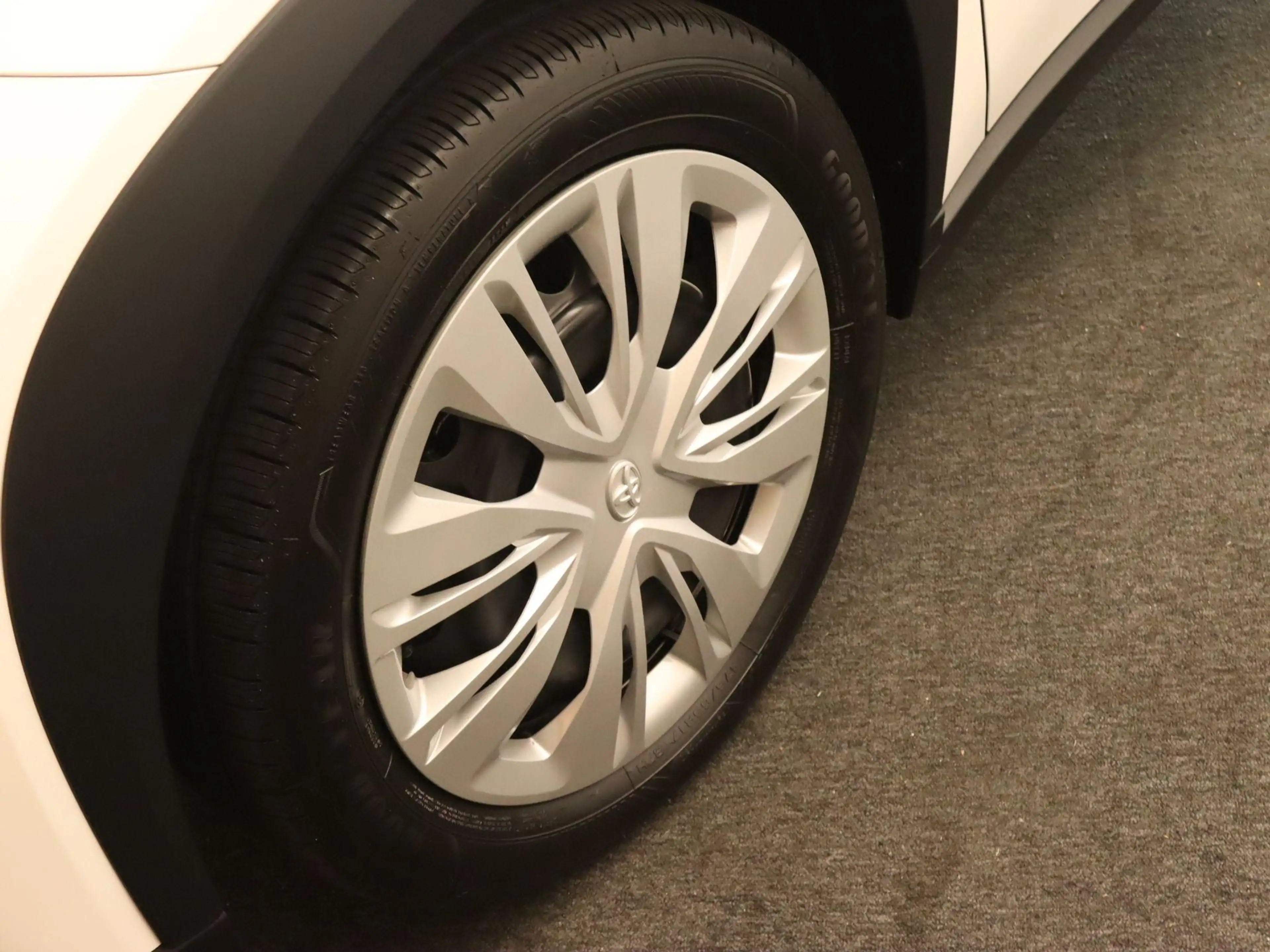 Toyota Aygo X 1.0 VVT-i MT Play - ORIGINEEL NEDERLANDSE AUTO - A — photo 13