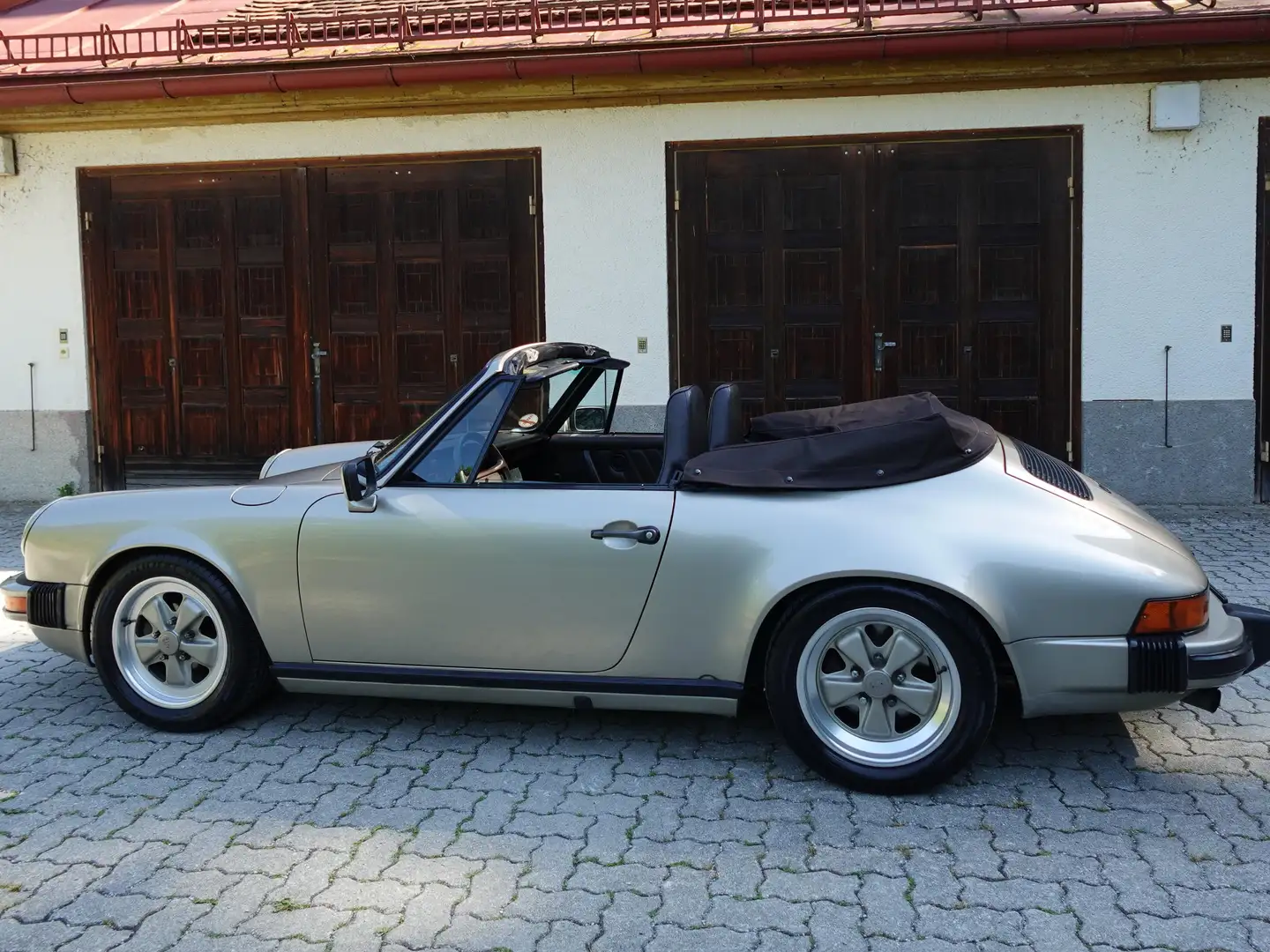 Porsche 911 911 Carrera Cabrio Gold - 2