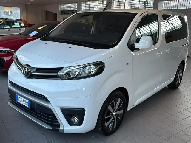 Toyota Proace VERSO 1.5D 120 CV EXECUTIVE 8 POSTI