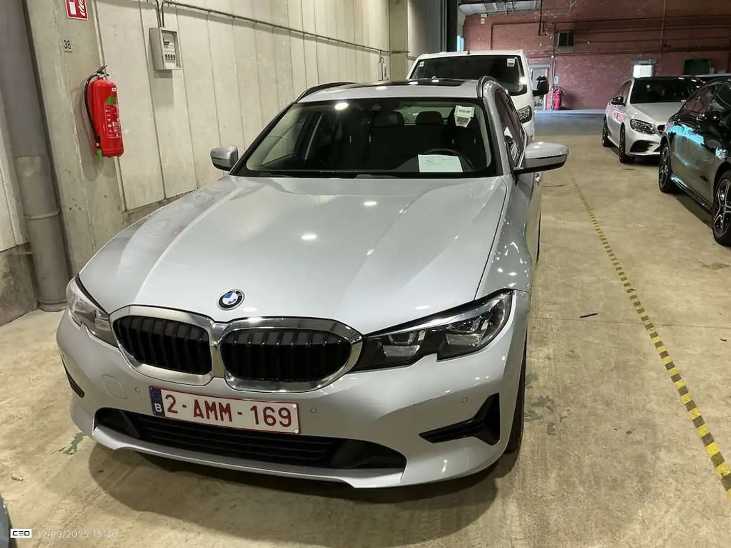 BMW 318 dA Touring G20 *TOE-LED-NAVI-PARKING AV\u0026AR-CA Argent - 2